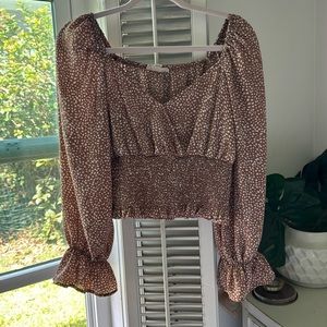 No trills los Angeles slightly cropped brown and white top